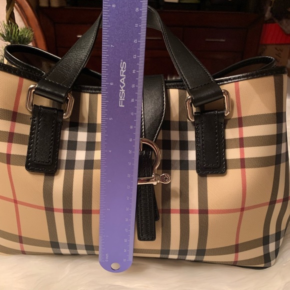 Burberry - Picture 14 of 16